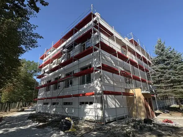 Termomodernizacja szkoły w Małomicach – prace idą zgodnie z planem