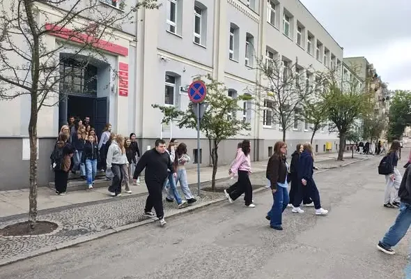 Ćwiczenia ewakuacyjne w ZSTiL Żagań – próbna ewakuacja przebiegła sprawnie