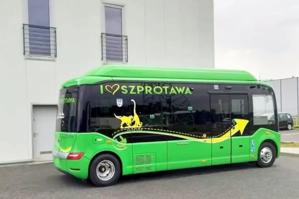 Szprotawa z kompletem elektrycznych autobusów. Dziewiąty pojazd już na miejscu