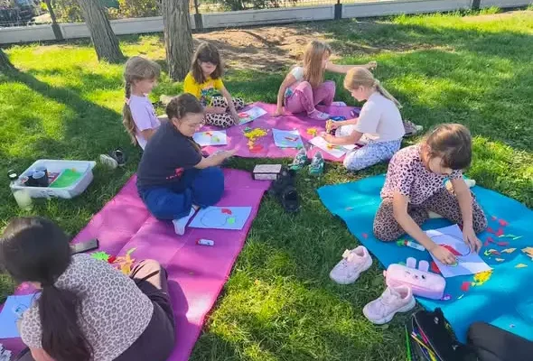 Dzień Głośnego Czytania w bibliotece szkolnej w Brzeźnicy