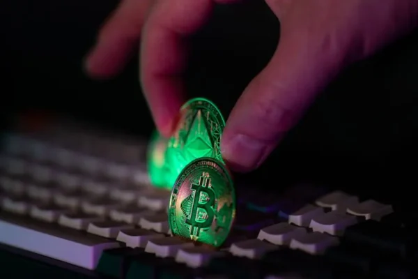 Seniorka z powiatu żagańskiego straciła 143 tys. zł na fałszywej inwestycji w kryptowaluty