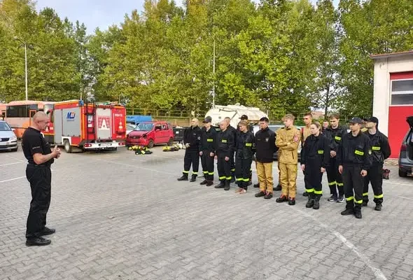 Strażacy ochotnicy ze Świebodzina przeszli test w komorze dymowej