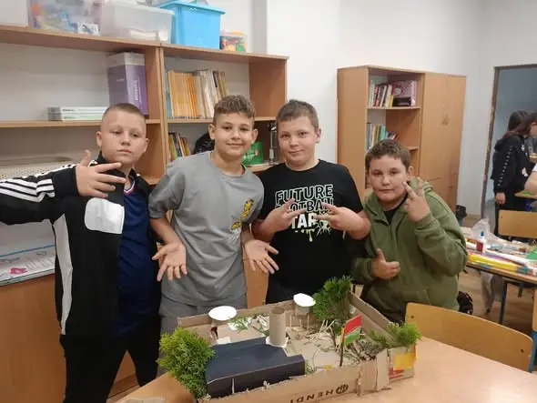 Uczniowie z Brzeźnicy tworzą makiety Placu Broni