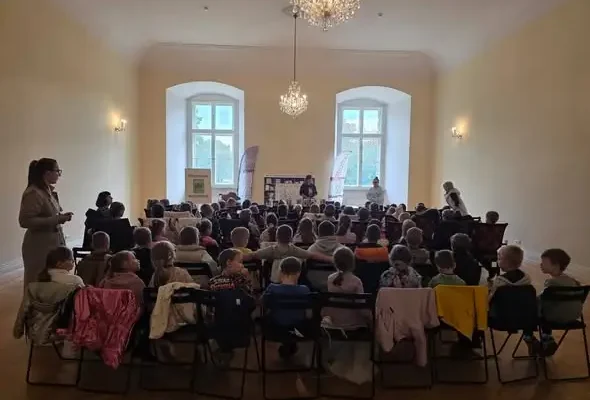 Spotkanie z Ewą Kołodziejczyk w klasie 1a – las, Fikuś i uważność