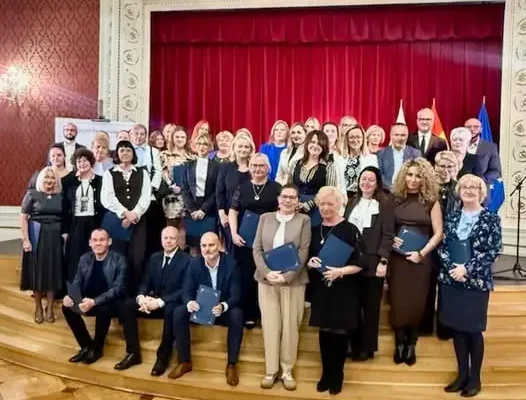Nauczyciele z żagańskiej „Siódemki” nagrodzeni podczas Miejskich Obchodów Dnia Edukacji Narodowej