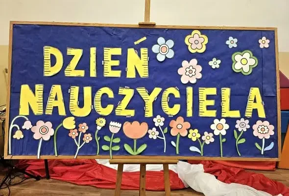 Dzień Edukacji Narodowej w szkole – występy uczniów i nagrody dla nauczycieli