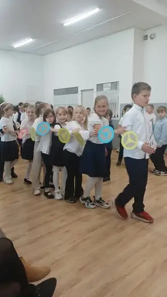Uczniowie klas 1 i 2 przygotowali wyjątkowy apel z okazji Dnia Edukacji Narodowej