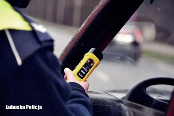 Dwóch pijanych kierowców zatrzymanych w Koninie Żagańskim podczas akcji „Trzeźwy poranek”