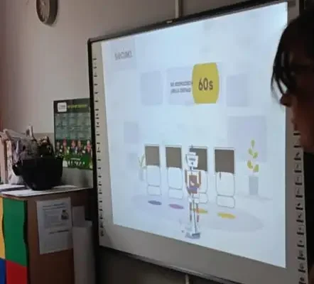 Uczniowie uczą się bezpieczeństwa w sieci w ramach kampanii „Dzieciństwo bez Przemocy”