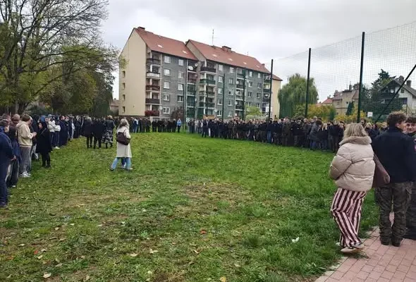 Ćwiczenia ewakuacyjne w bibliotece ZSTiO w Żaganiu