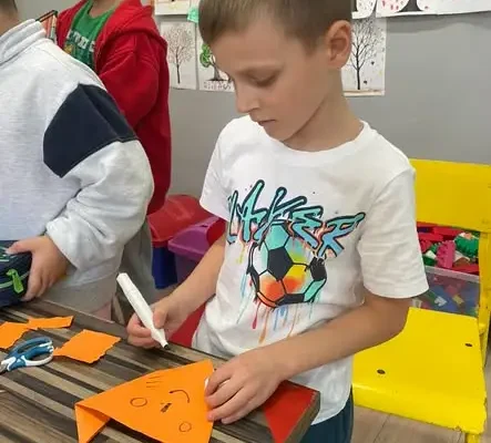 Dzień Origami w świetlicy: uczniowie ćwiczyli cierpliwość i precyzję